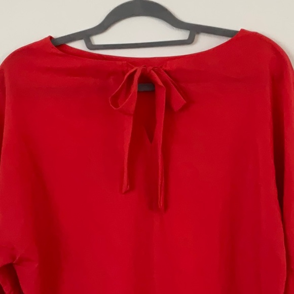 Banana Republic red bell sleeve, ribbon tie neck - Picture 4 of 4